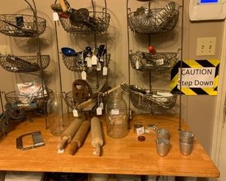 Kitchen: Vintage cooking utensils