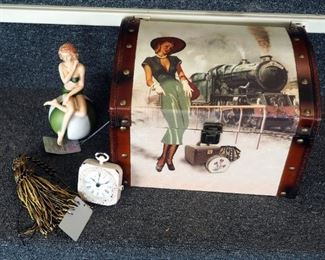 Decorative Wood Storage Trunk With Gift Craft Beach Ball Figure, Tassel, And Battery Operated Clock