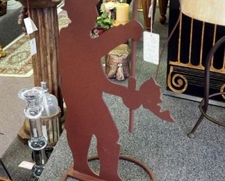 Metal Fisherman's Table With Glass Top, 25" x 18" Round