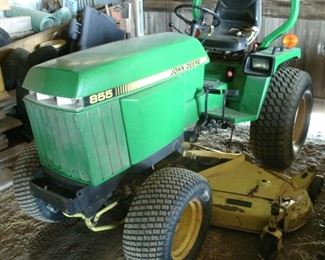 John Deere 855 diesel 4 x 4-runs great