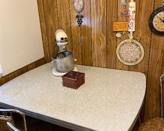 Mid Century Dinette Table with 2 Leaves. 4 Chrome Side Chairs