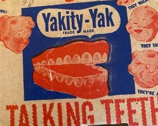 Vintage Yakity Yak Talking Teeth with Box