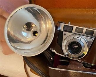Vintage Retinette 18 35 mm Camera/Case/ Flash Light