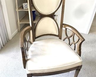 Pre-Sale price $800.00 for the complete dining set. If interested please send a text message to 224-415-1525