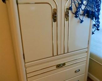 Mid Century Modern white Bedroom Suite