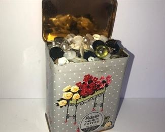 Lot #126, Tin filled with buttons, $8