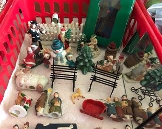 CHRISTMAS VILLAGE ITEMS