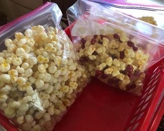 PLASTIC POPCORN GARLAND