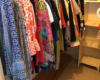 WOMEN'S CLOTHING - MEDIUM & LARGE