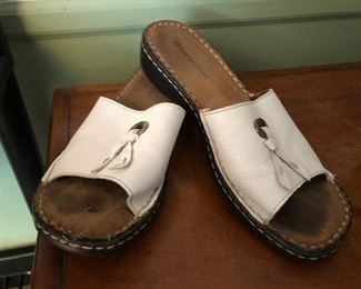 NATURALIZER SANDELS - SIZE 8 & 8.5
