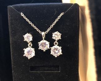 NECKLACE & EARRINGS SET