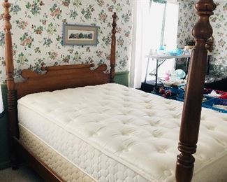 4 POSTER FULL SIZE BED