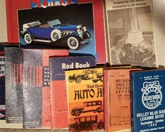 Automotive Books Lot 46: $ 30
Lot of nine valuation books