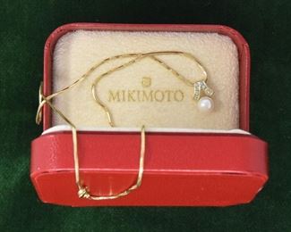 Jewelry 10: Mikimoto 14k Gold Pearl and Diamond Necklace $475
Akoya Saltwater Pearl: 6.5mm fine. Eight channel-set round brilliant diamonds in bail. Estimated total weight of .08ct of 1 color and 11 clarity. 18.5” 14k gold chain. Mikimoto box is not included. 