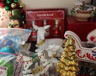 100s of ornaments. Most bagged.