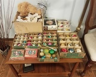 Nice collection of vintage Christmas ornaments.