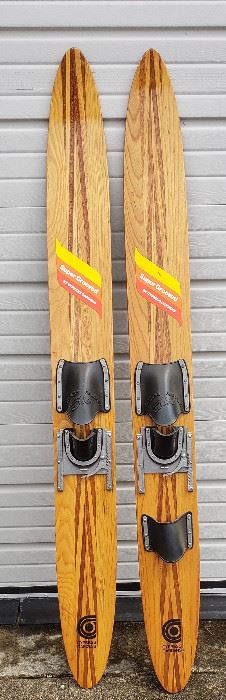 Cypress Garden skis
