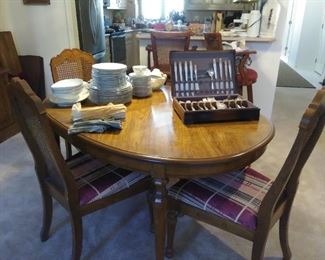 Dining table & 4 chairs