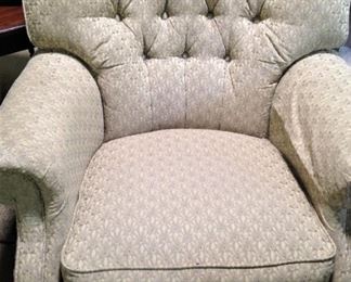 Comfortable chair with tufted back