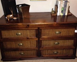 Good-looking 6-drawer chest