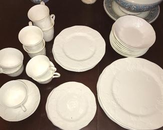 Wedgewood “Strawberry & Vine” partial set 200.00