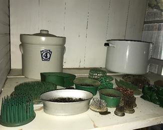 Group Lots of Flower Frogs 