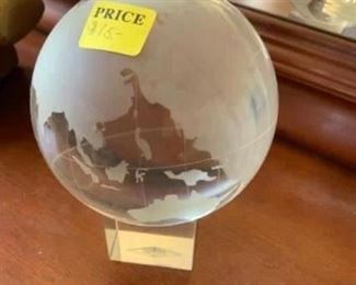 Lot 40-glass globe $15