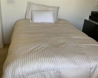 Lot 69-full size bed $100 NOW $80