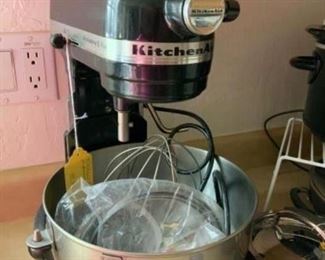 Lot 80-Kitchenaid mixer $250 NOW $175