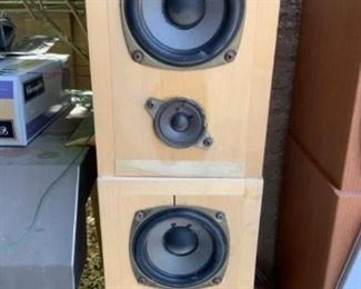 Lot 130-2 blonde speakers $10