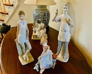 LLardro Figurines