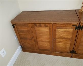 left side top opens for turntable or make it a bar!