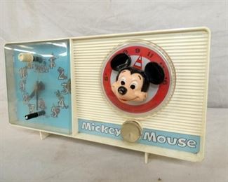 VIEW 2 CLOSE UP MICKEY MOUSE AM RADIO 