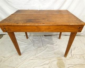 40IN. PRIM. PINE PEGGED TABLE 
