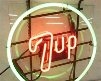 VIEW 2 7-UP 2 COLOR NEON SIGN 