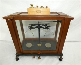 20X18 EARLY JEWELERS SCALE W/WEIGHTS 