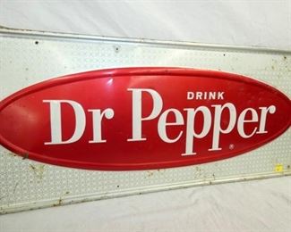 VIEW 2CLOSE UP DR. PEPPER SIGN 