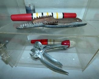 FLOATS/FISH SCALER & OTHER 