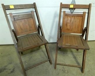 2 CHILDRENS FOLDING CHAIRS 