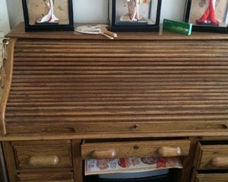 Roll top desk