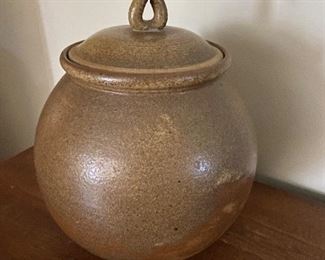 Pottery jar/lid