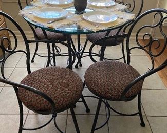 Picture 2 of dinette table/chairs