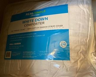 White down comforter Full/Queen
