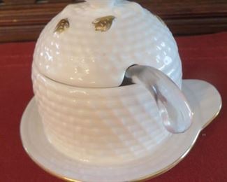 50% off now %7.50 was $15 Spode The Cabinet Collection Honey Pot K1142 Ivory Bone China Attached Plate
