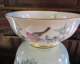 Lenox Serenade 9" Footed Bowl with gold trim; bird motif
