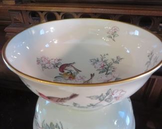 Lenox Serenade 9" Footed Bowl with gold trim; bird motif
