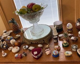 Small porcelain box collection 