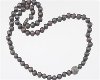 Elegant Ladies Gold, Diamond and Tahitian Pearl Necklace 