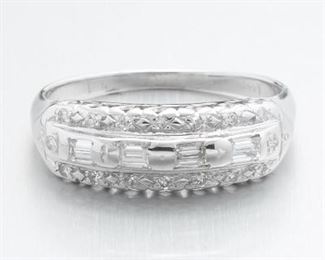 Ladies Retro Style Gold and Diamond Ring 