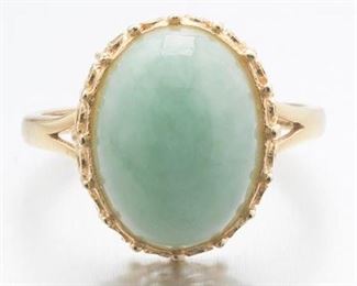 Ladies SemiAntique Spanish Colonial Style Gold and Jade Ring 